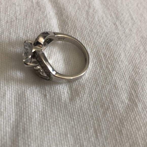 Cubic Zirconia ring - Picture 4 of 4